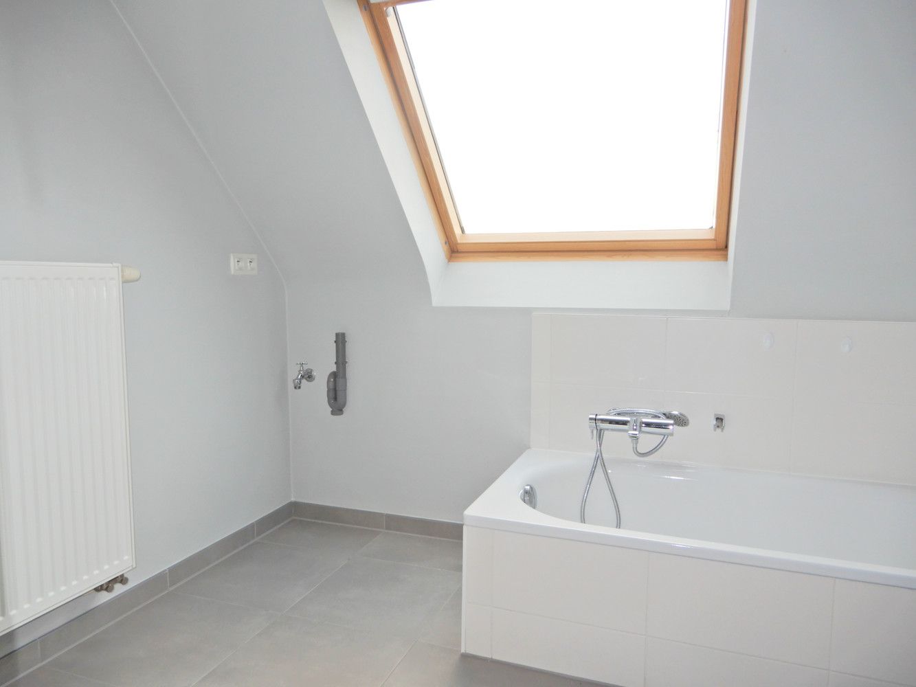 Appartement te Oostrozebeke. foto 12