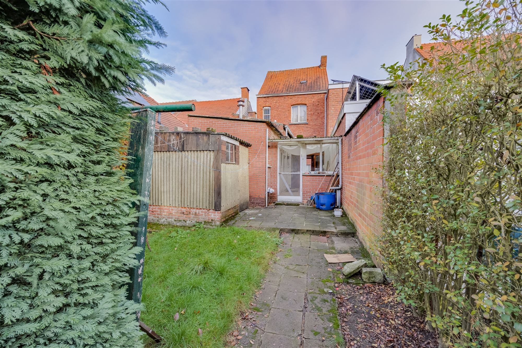 Te renoveren woning met 3-4  slk met gezellige tuin foto 12