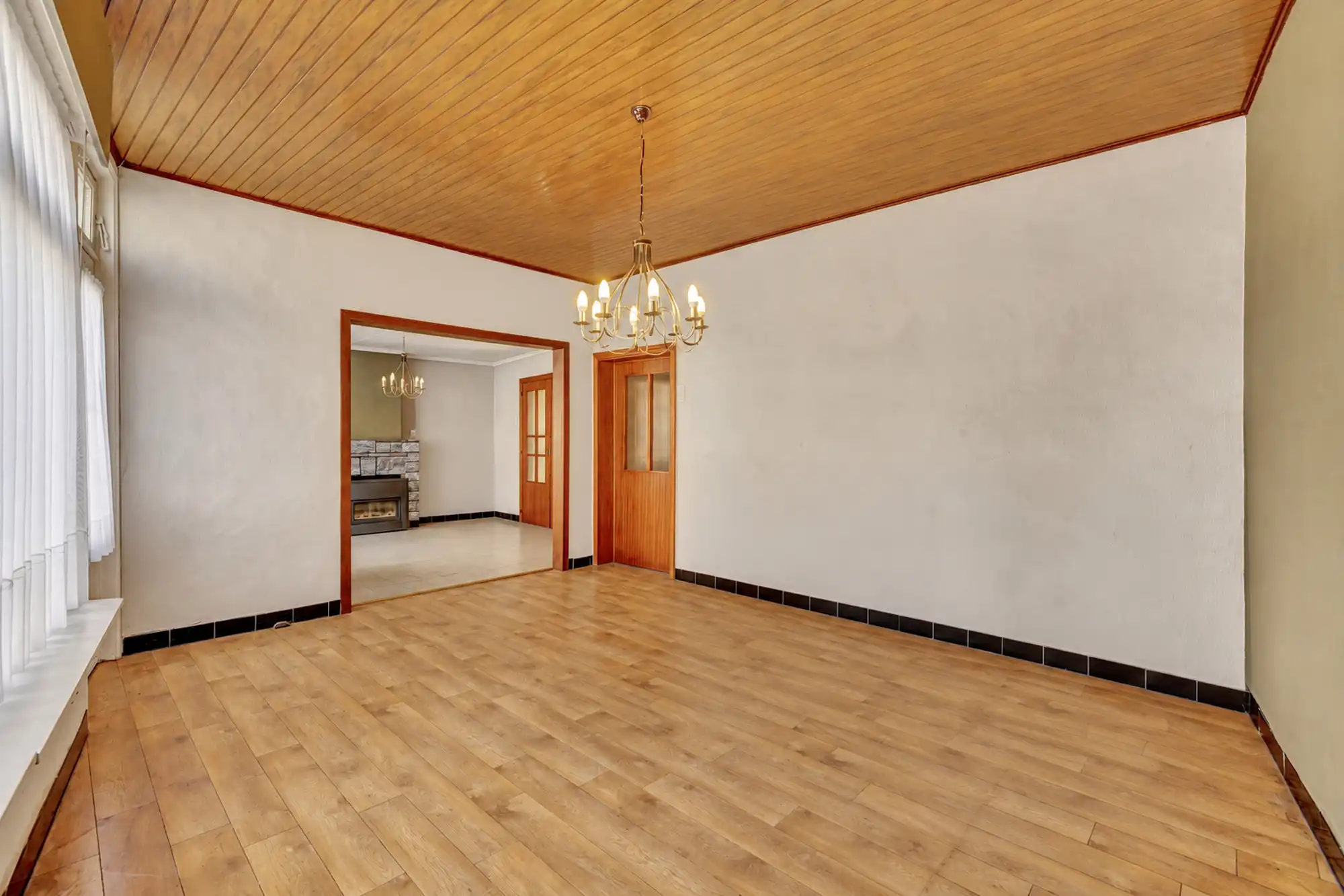 Te renoveren woning met tal van mogelijkheden foto 4
