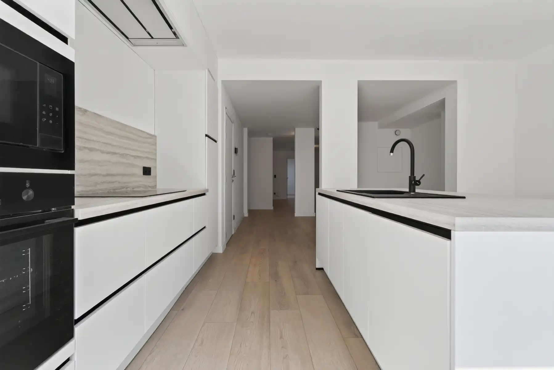 GERENOVEERD APP - 2 SLK - GARAGEBOX - RUSTIG - CENTRUM foto 5