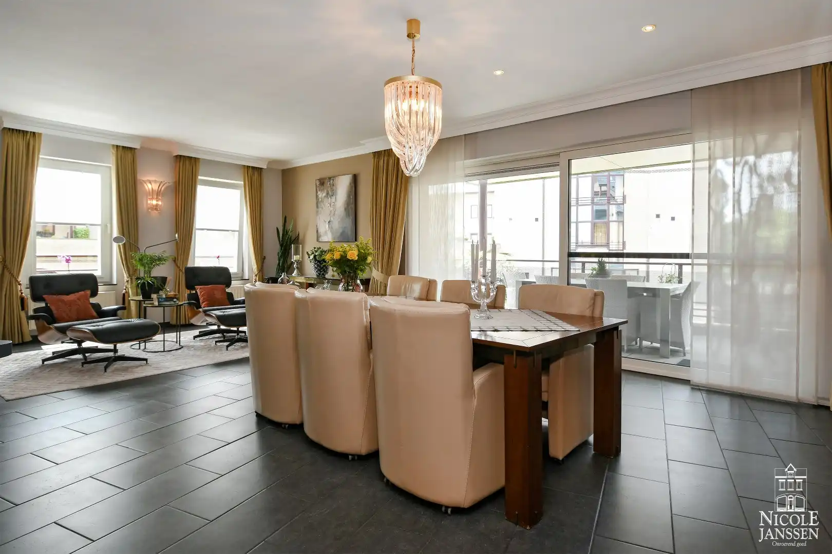 Ruim en luxueus appartement van 190m² met twee mooie terrassen en garage foto 9