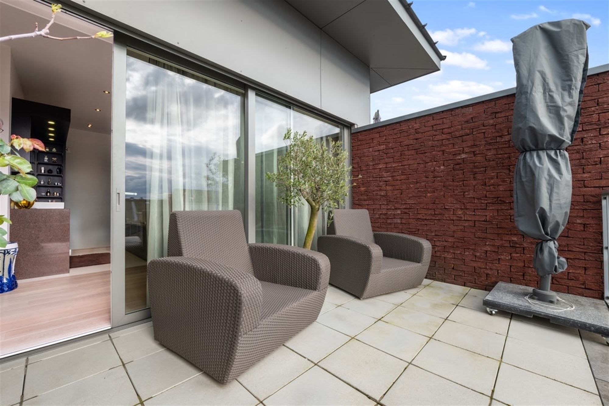 LUXUEUS APPARTEMENT VAN 365M² MET AFWERKING VAN HOOGSTE KWALITEIT IN TONGEREN foto 28