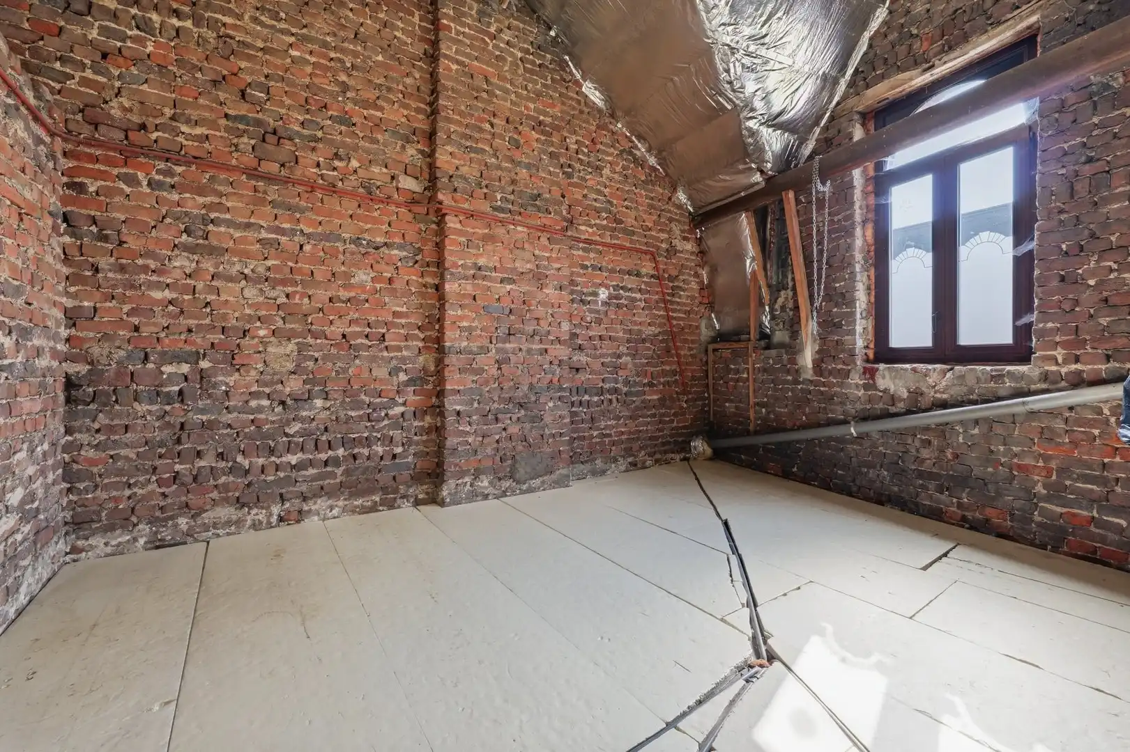 AUTHENTIEK HERENHUIS MET PRAKTIJKRUIMTE, TUIN EN GARAGE MET STALLEN IN HARTJE BORGLOON foto 40