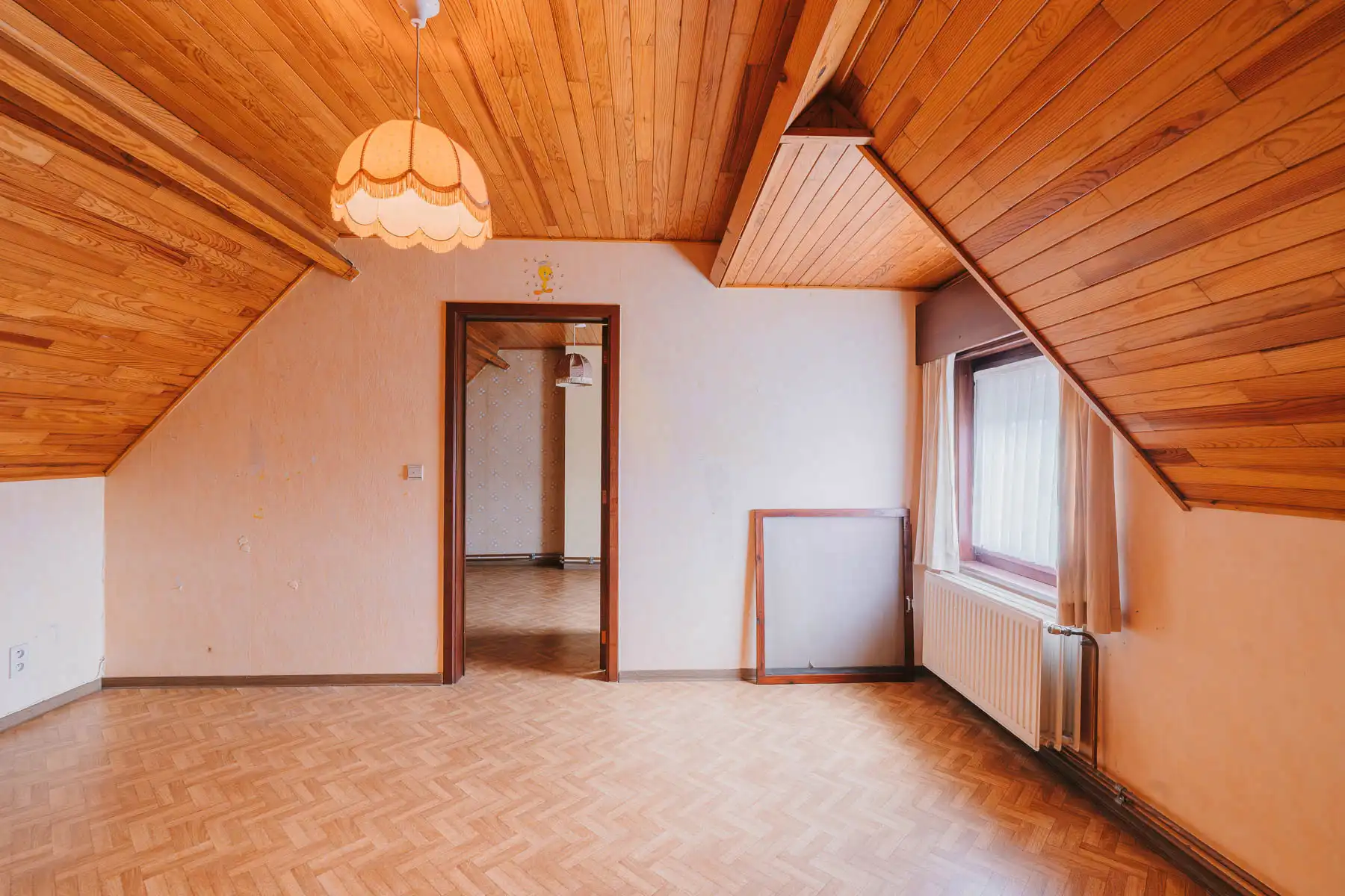 Gezellige, te renoveren woning met leuke tuin op toplocatie  foto 20