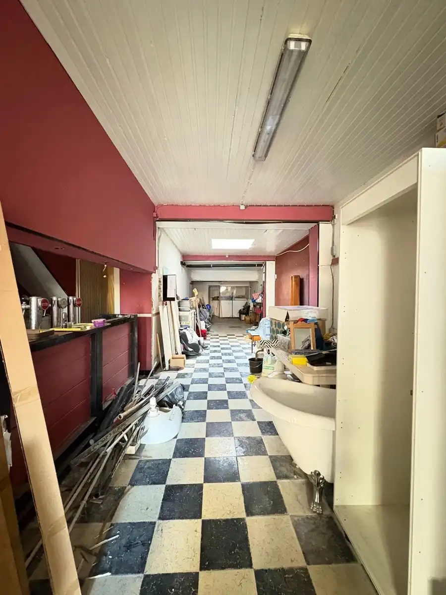 Te renoveren handelshuis met 3 slaapkamers  foto 6