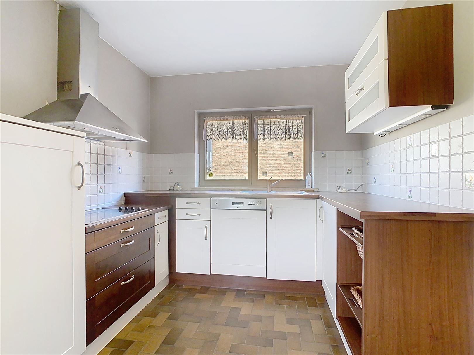 Ruime open bebouwing, 4 slpks, garage, tuin, 10a 54ca foto 15