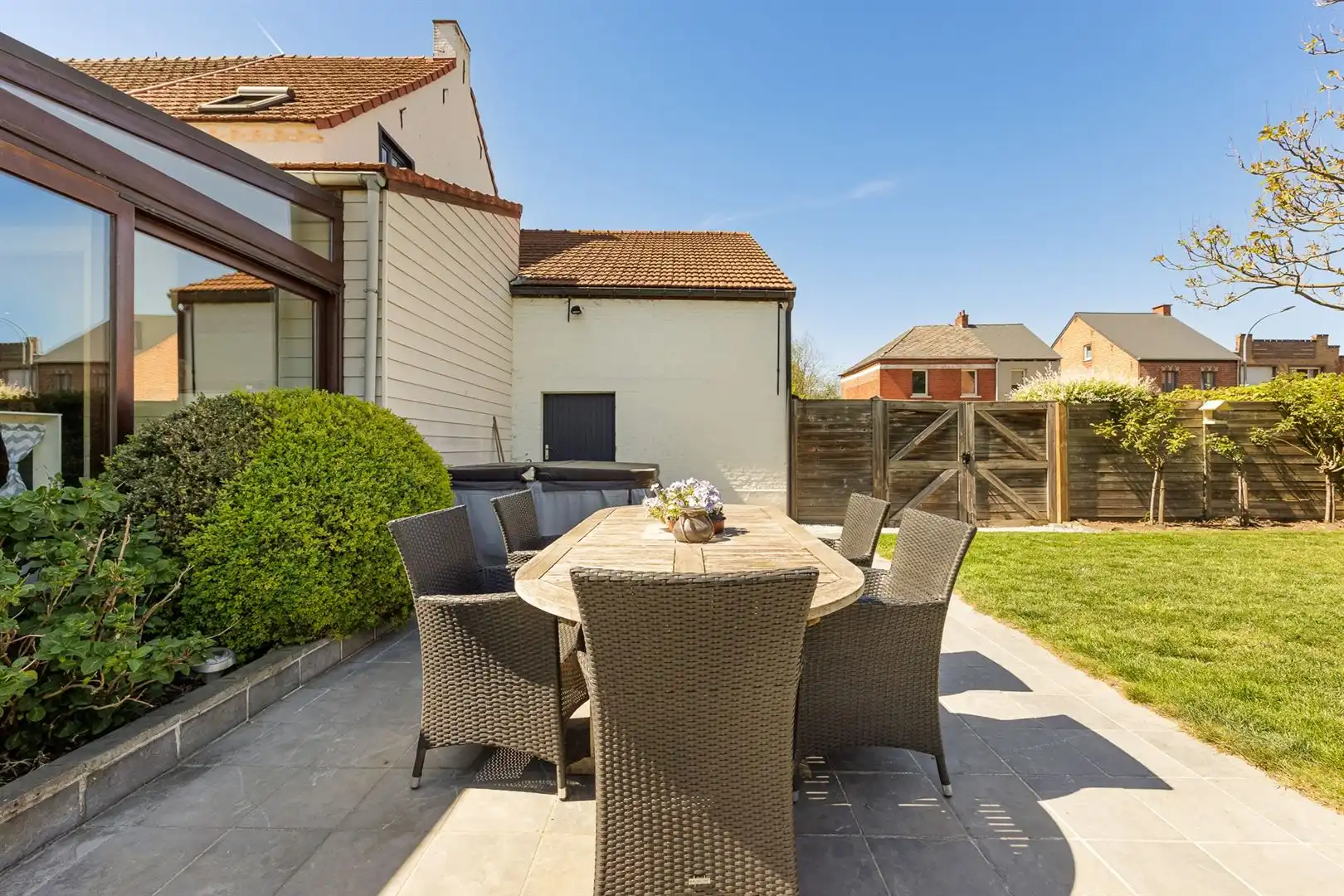 Instapklare HOB met tuin en garage! foto 15