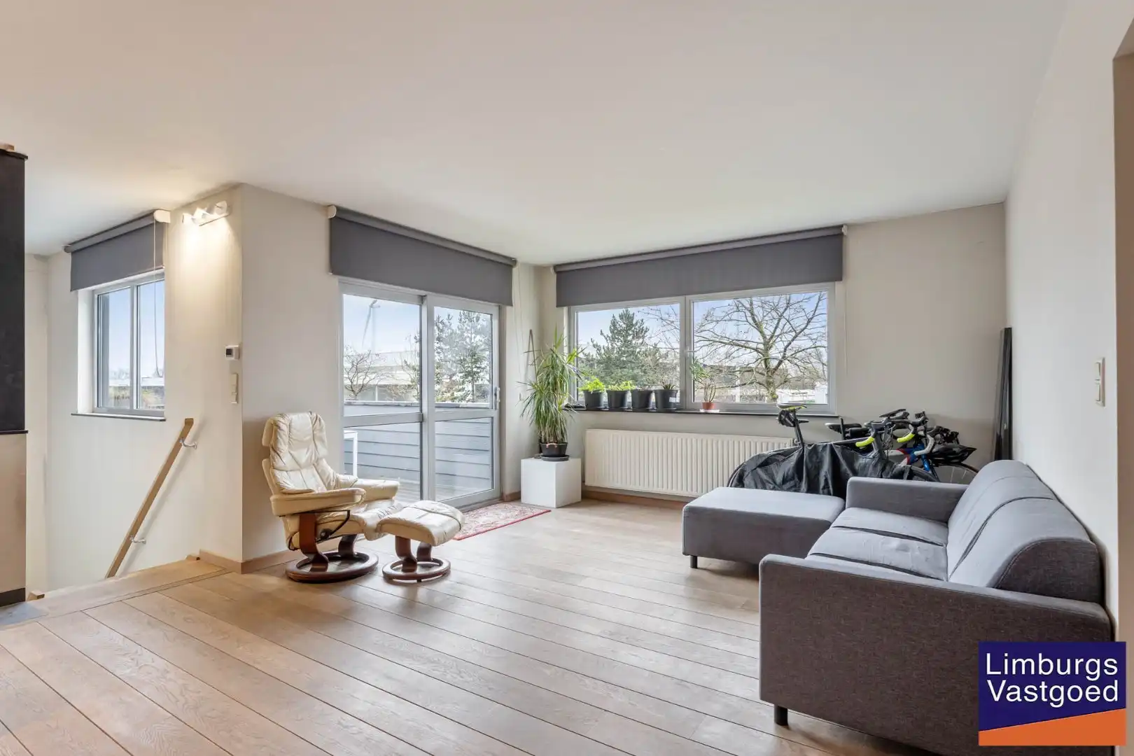 Industrieel gebouw,1.696m², met kantoren 120m² + appartement 120m², Genk-Zuid foto 22