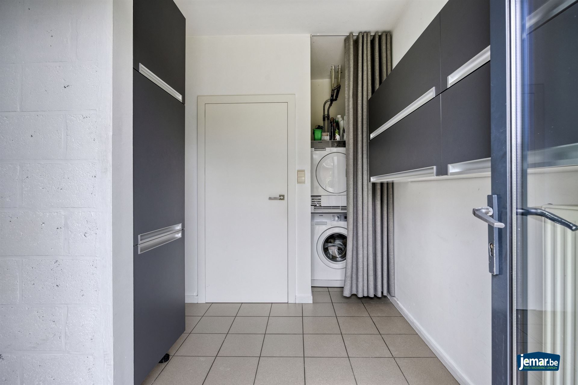 Ruime gezinswoning met 4 slaapkamers en 2 badkamers foto 18