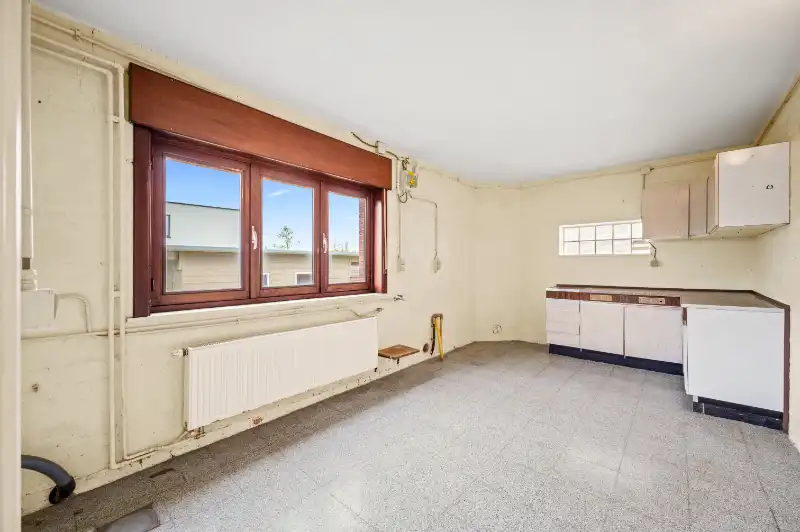 Open bebouwing met 4 slaapkamers. foto 9