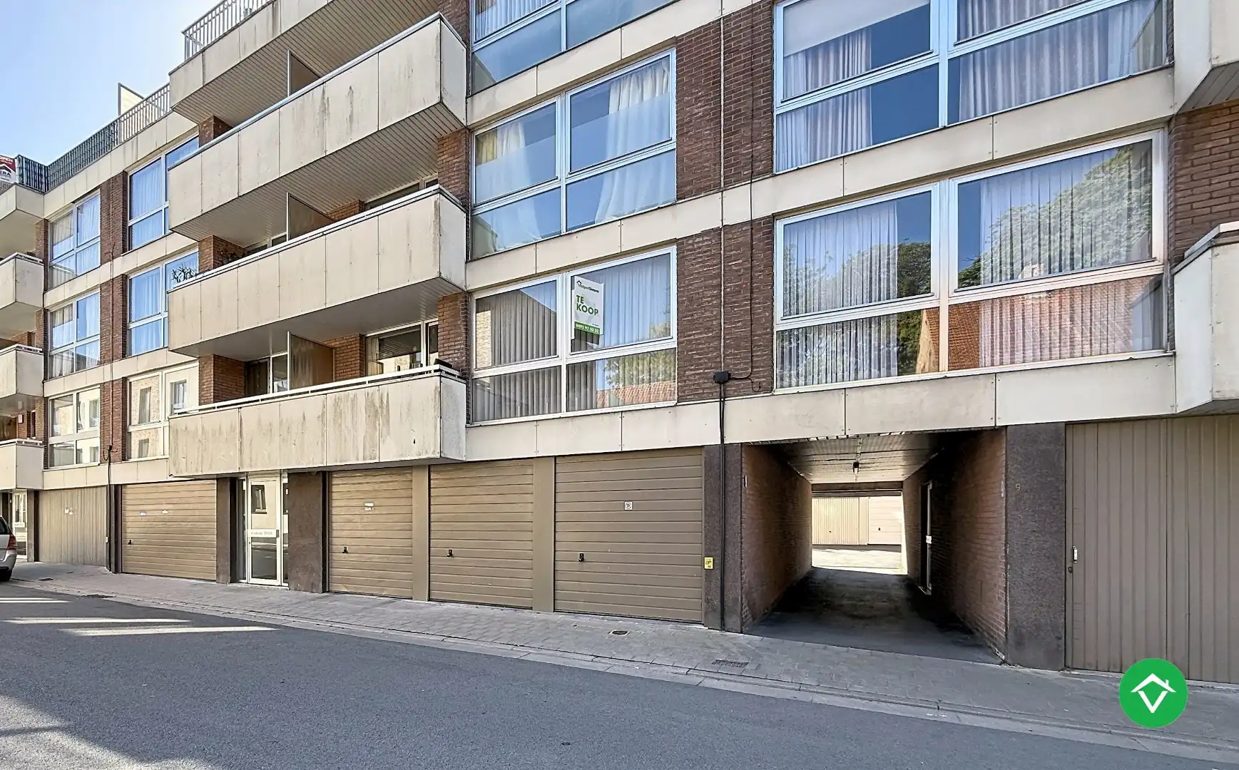 Appartement met 2 slaapkamers en garage te Roeselare foto {{pictureIndex}}