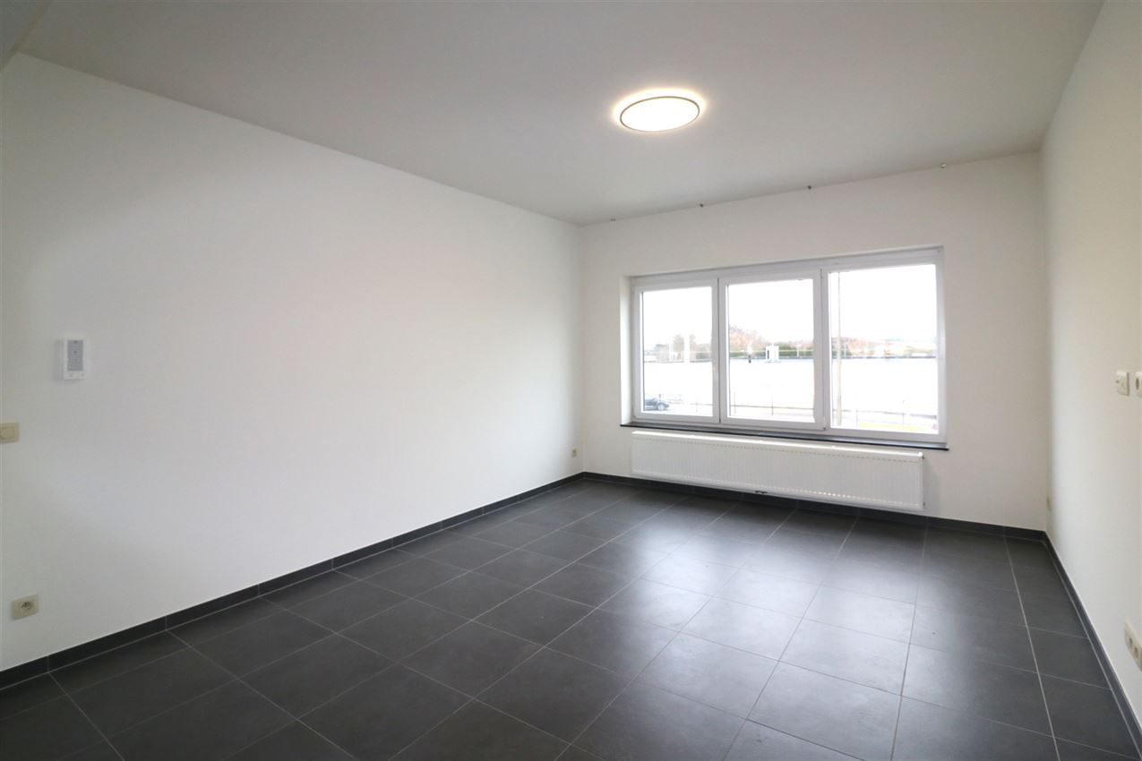 Duplex, 2 slpk. groot terras,n staanplaats, nabij station  foto 6