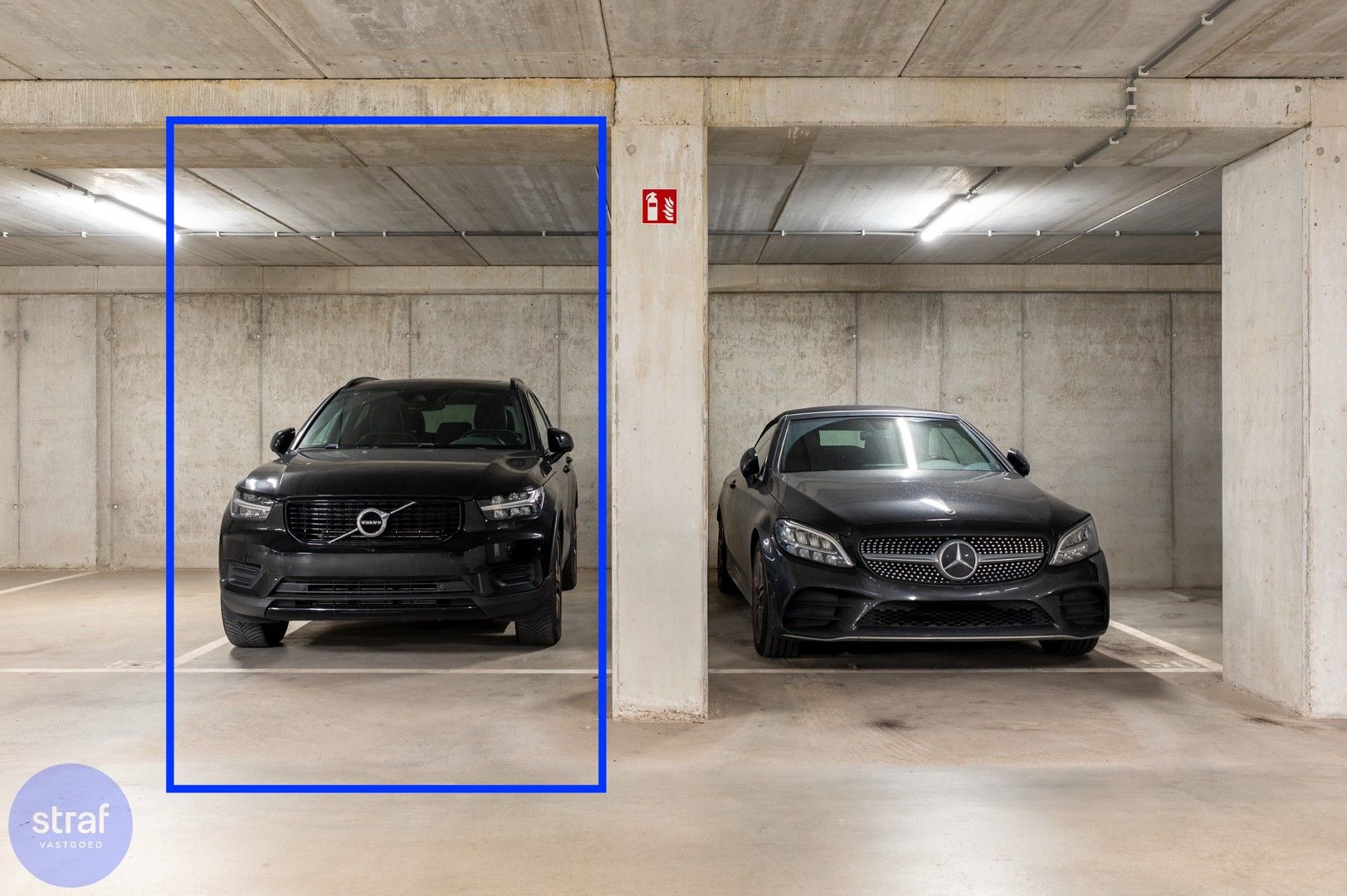 Ruime autostaanplaats te koop foto 2