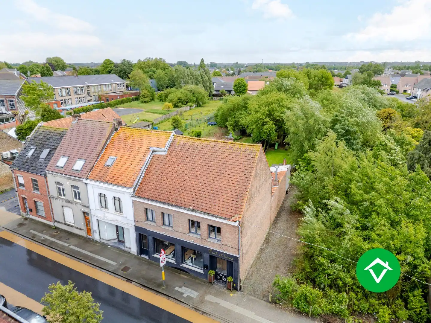 Handelswoning met goeddraaiende frituur te koop in centrum Eernegem foto 27