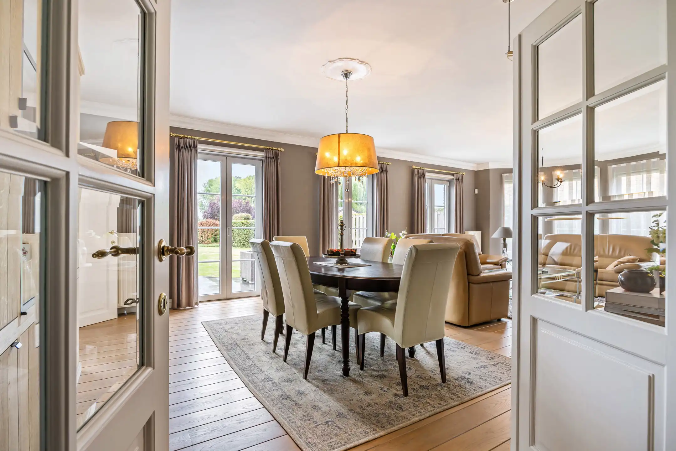 Exclusieve villa met zonnige tuin in Mal foto 4