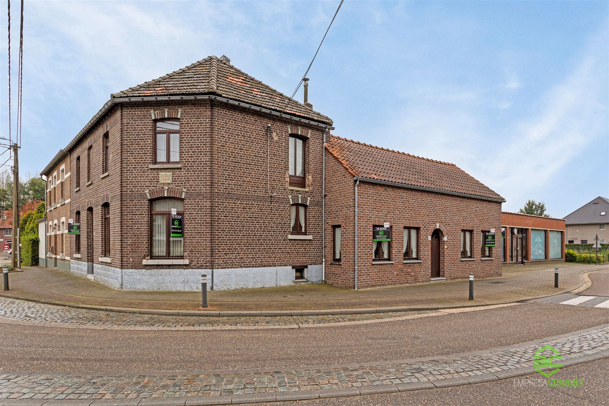 Hoofdfoto van de publicatie: Dubbelwoonst met polyvalente zaal van 180m² in Budingen!