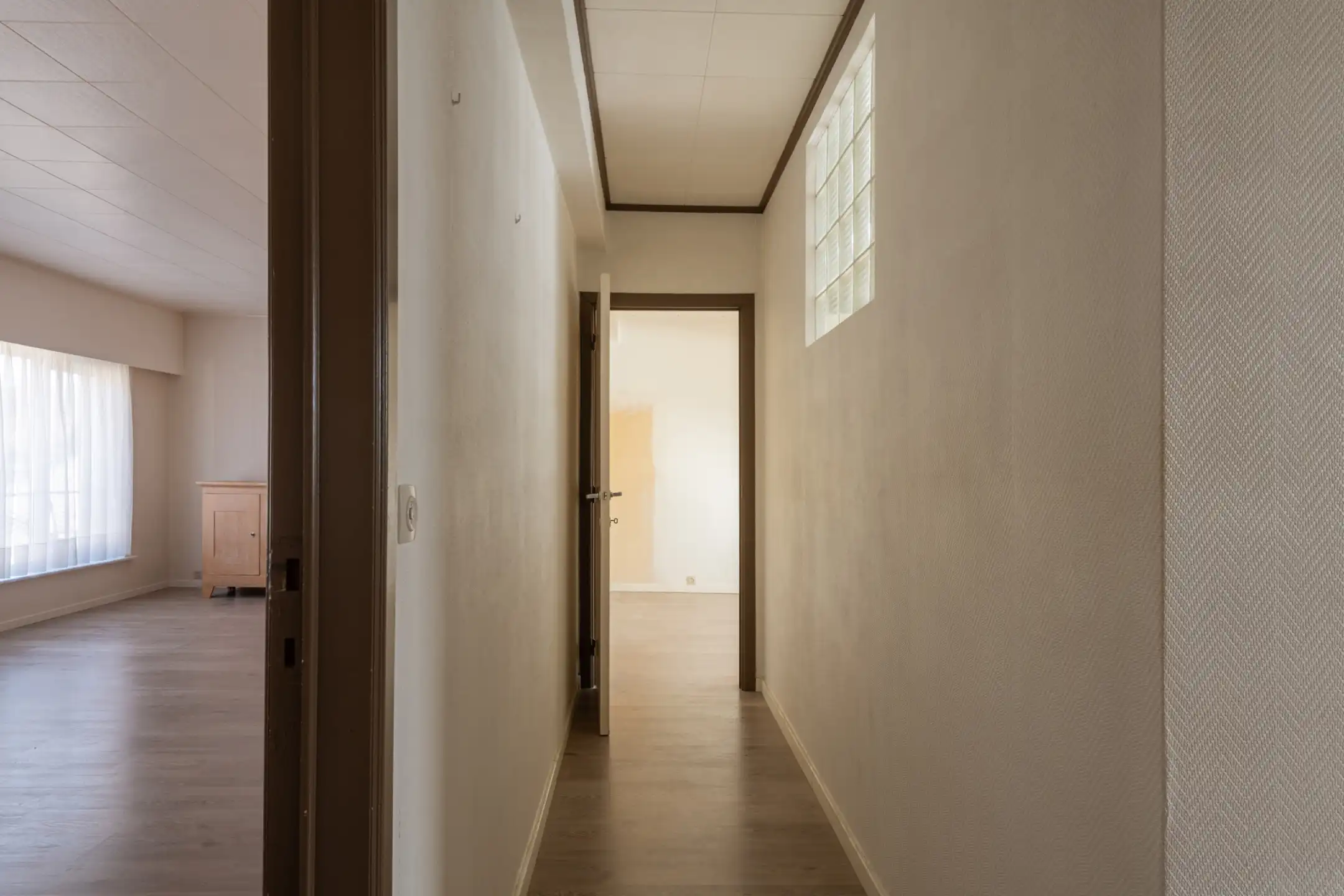Instapklaar 2-slaapkamerappartement met zonnig terras te koop in De Panne. foto 16