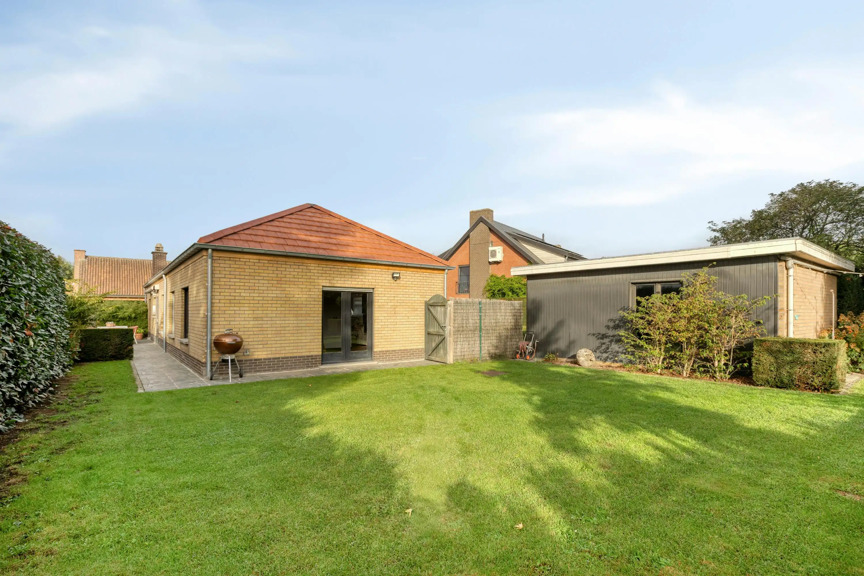 Instapklare bungalow op 898m² te koop in Wevelgem! foto 22