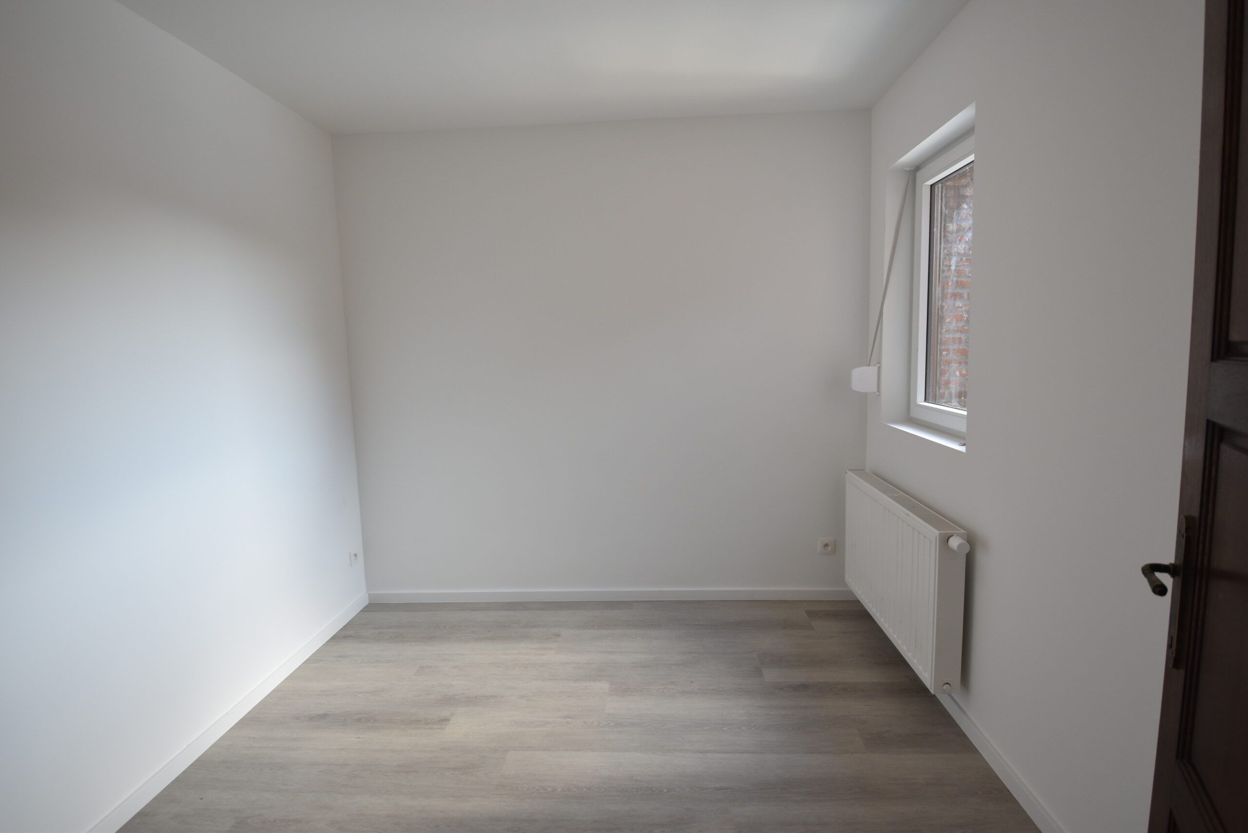 Instapklare halfopen woning met grote tuin en werkruimte. foto 15