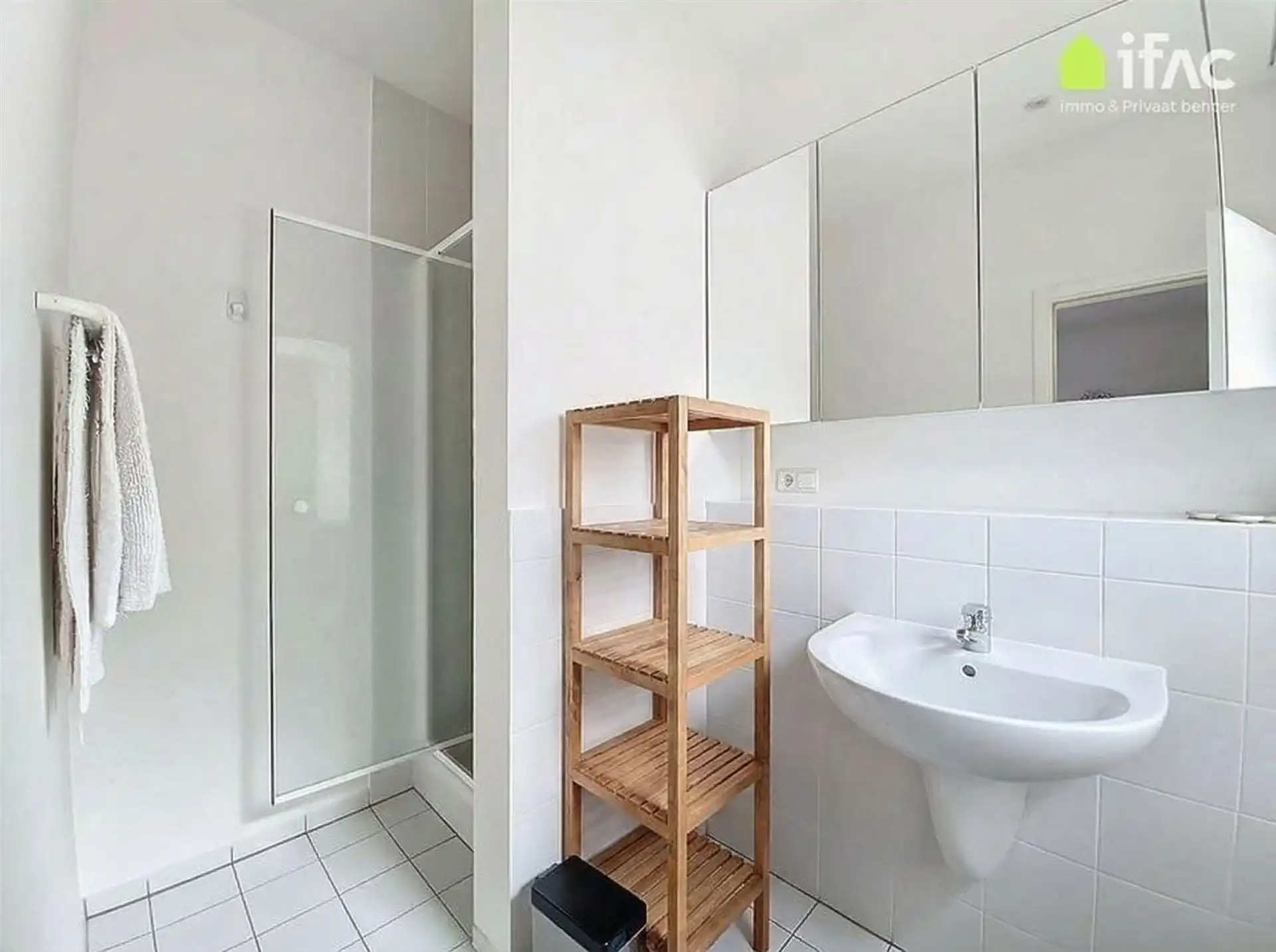 Ruime villa 6 slpks, 2 bureaus, 5 badkamers op +/-17are foto 18