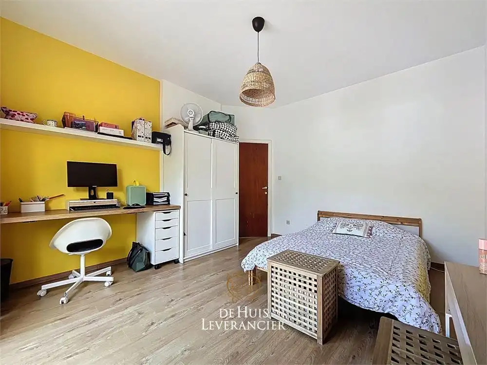 Prachtige, gerenoveerde woning met tuin en garage op toplocatie te koop in Mortsel! foto 23