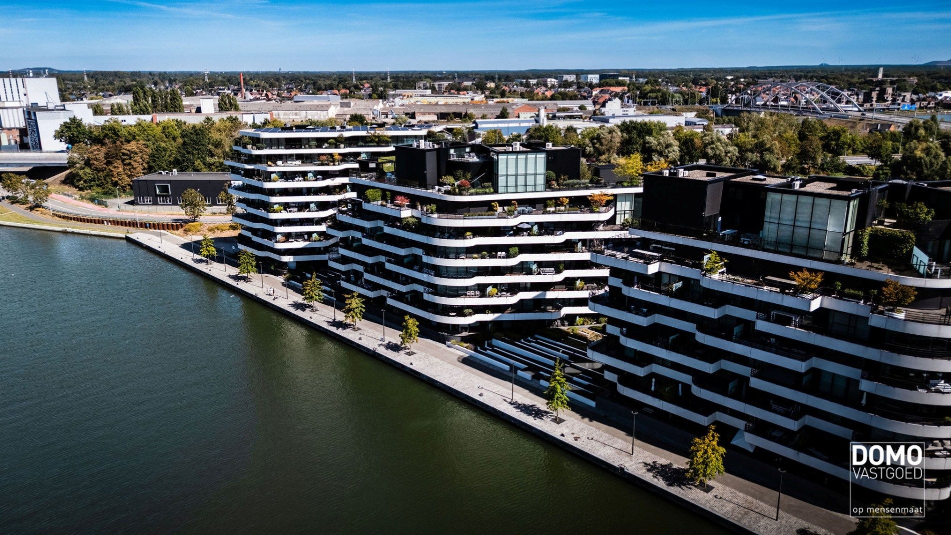 Wonen met zicht op het water – een oase van rust vlak bij het bruisende centrum van Hasselt. foto 23