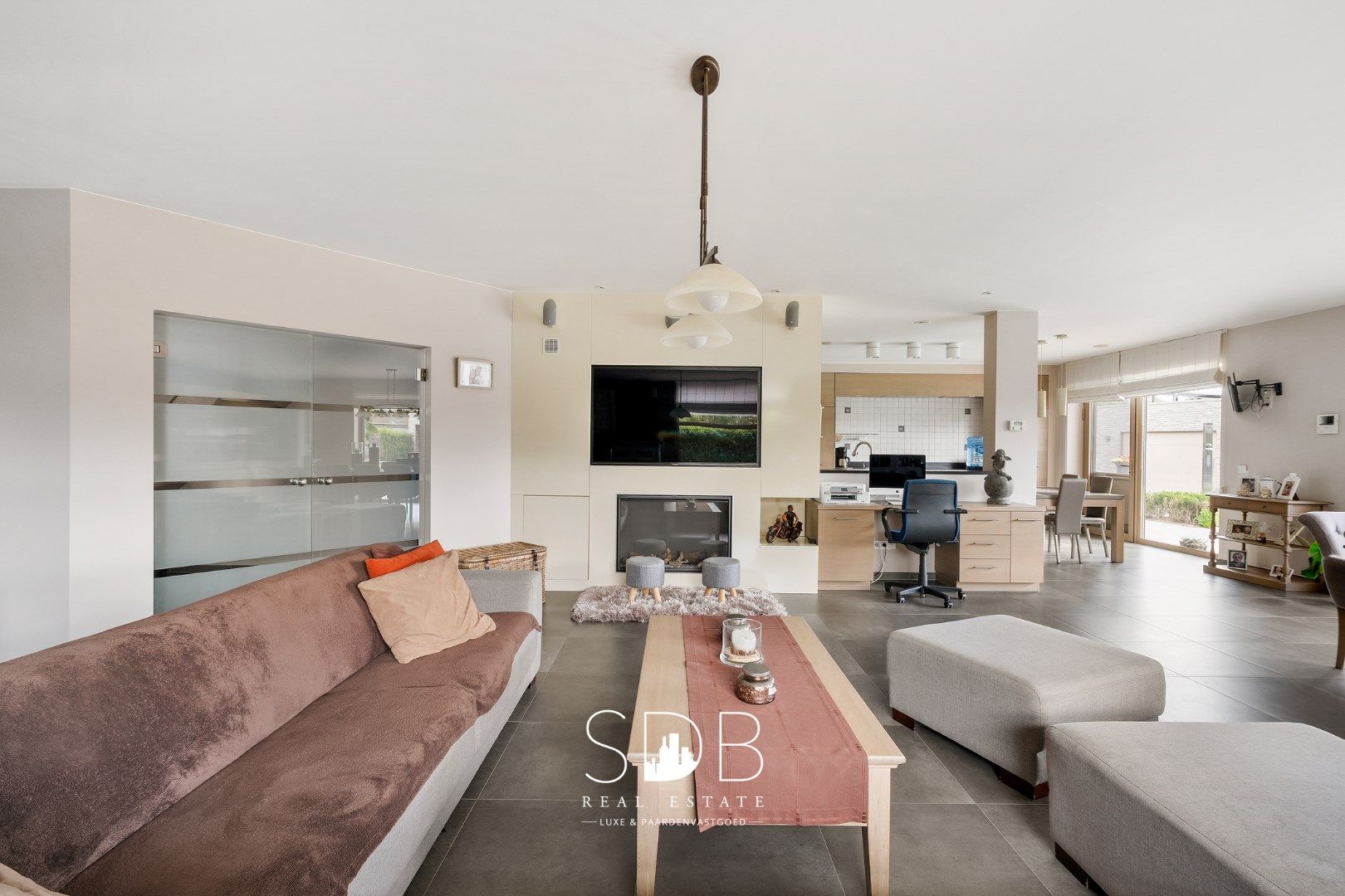 Moderne villa met gezinstuin en zwembad op 1.685m²  foto 6