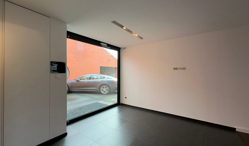 Handelspand met ruime garage te koop in Merelbeke-Melle foto 7