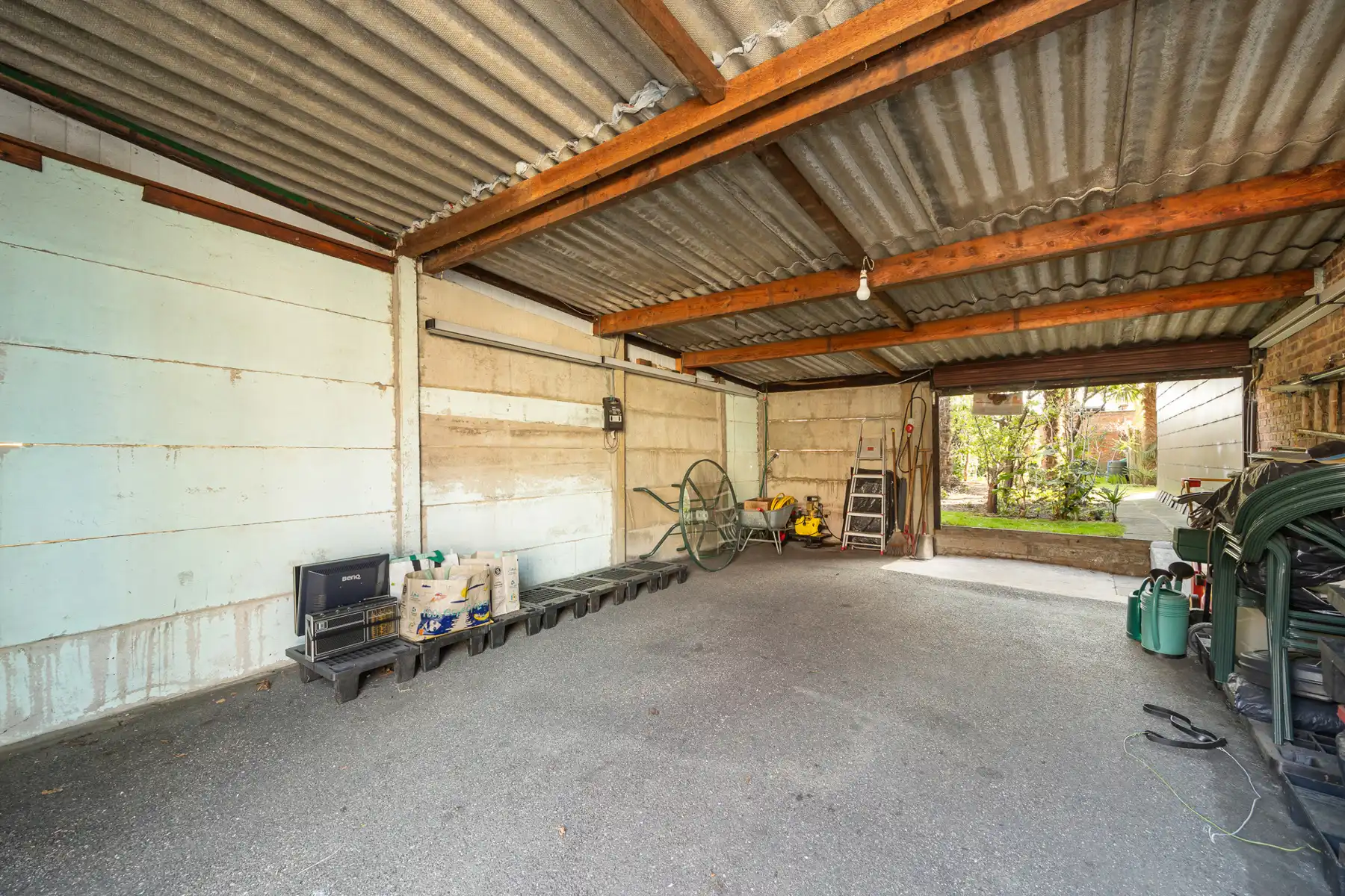 Charmante woning met naastgelegen bouwgrond foto 10
