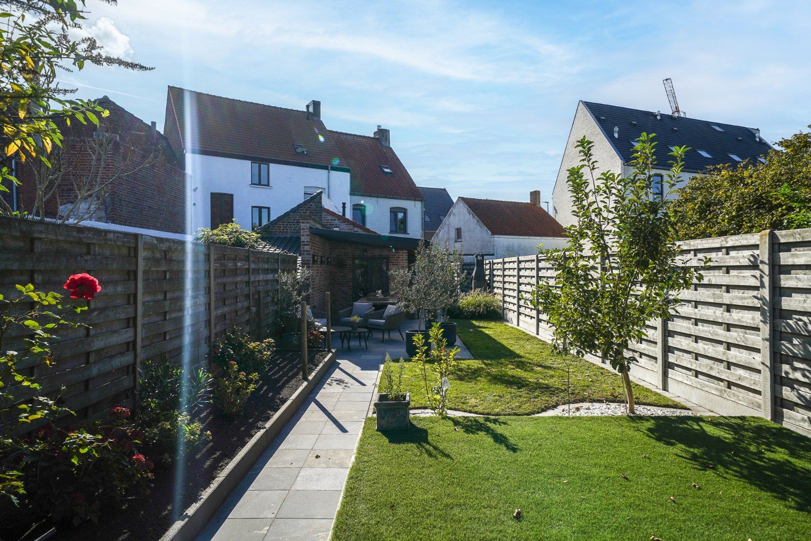 Instapklaar, ruim & energiezuinig – Een thuis met karakter en comfort. foto {{pictureIndex}}