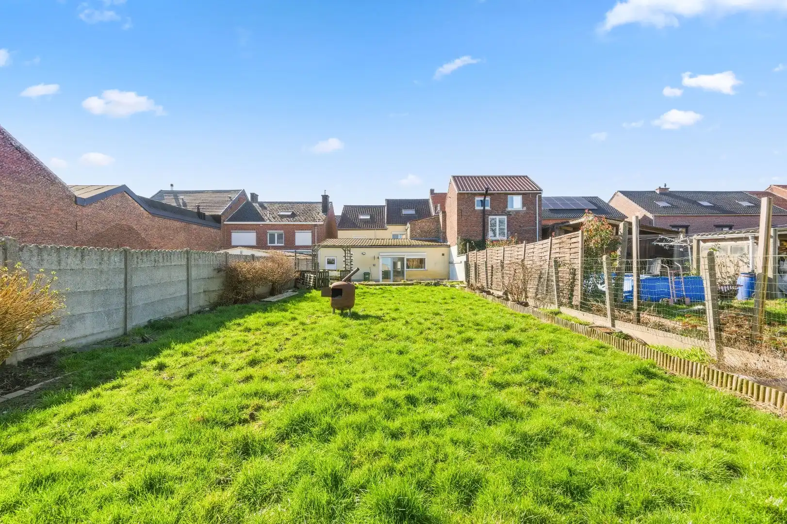 Zeer ruime gezinswoning met 4 slpks (+ 2 doorloopkamers op zolder), garage en tuin foto 3