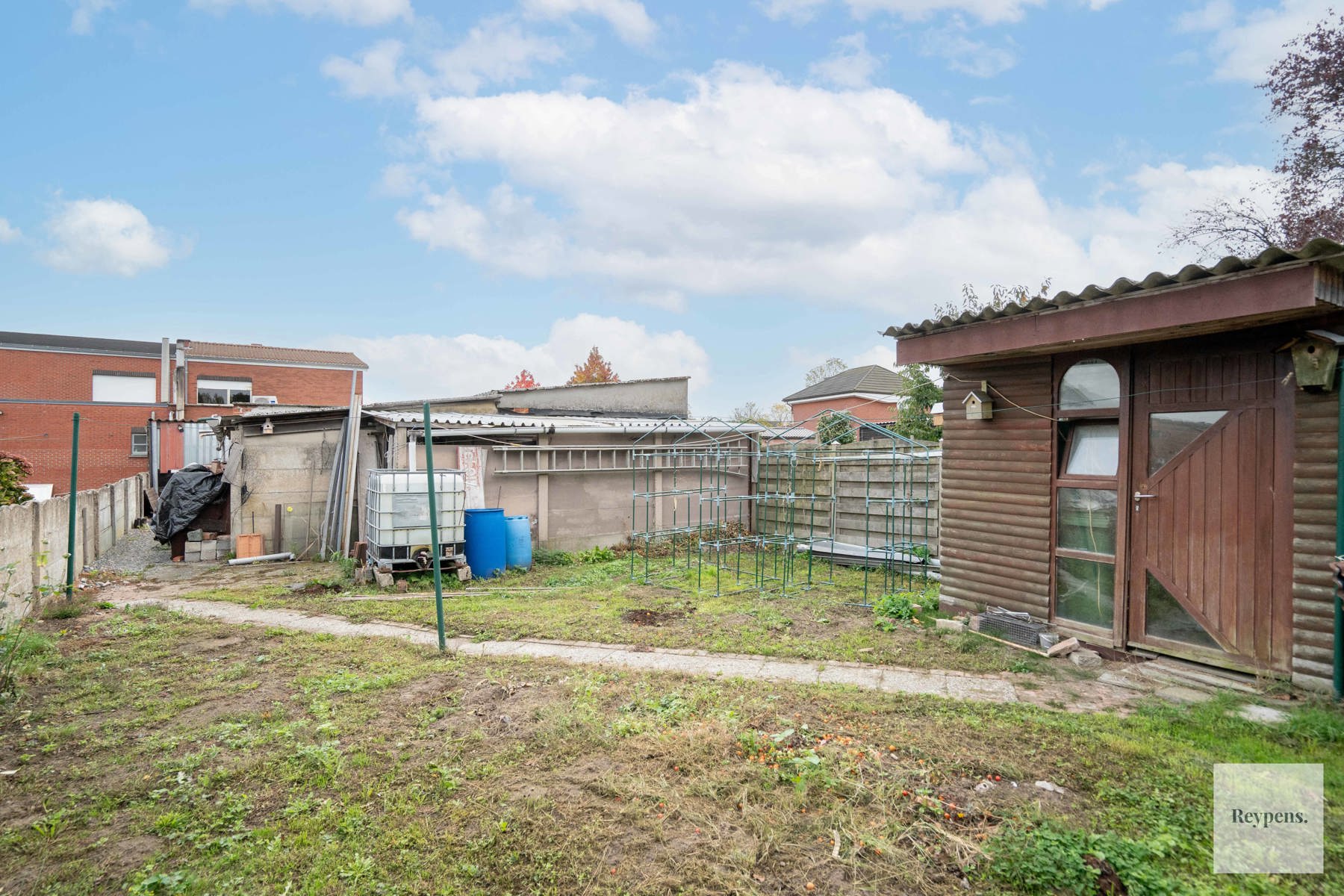 Op te frissen woning in een rustige wijk foto 18
