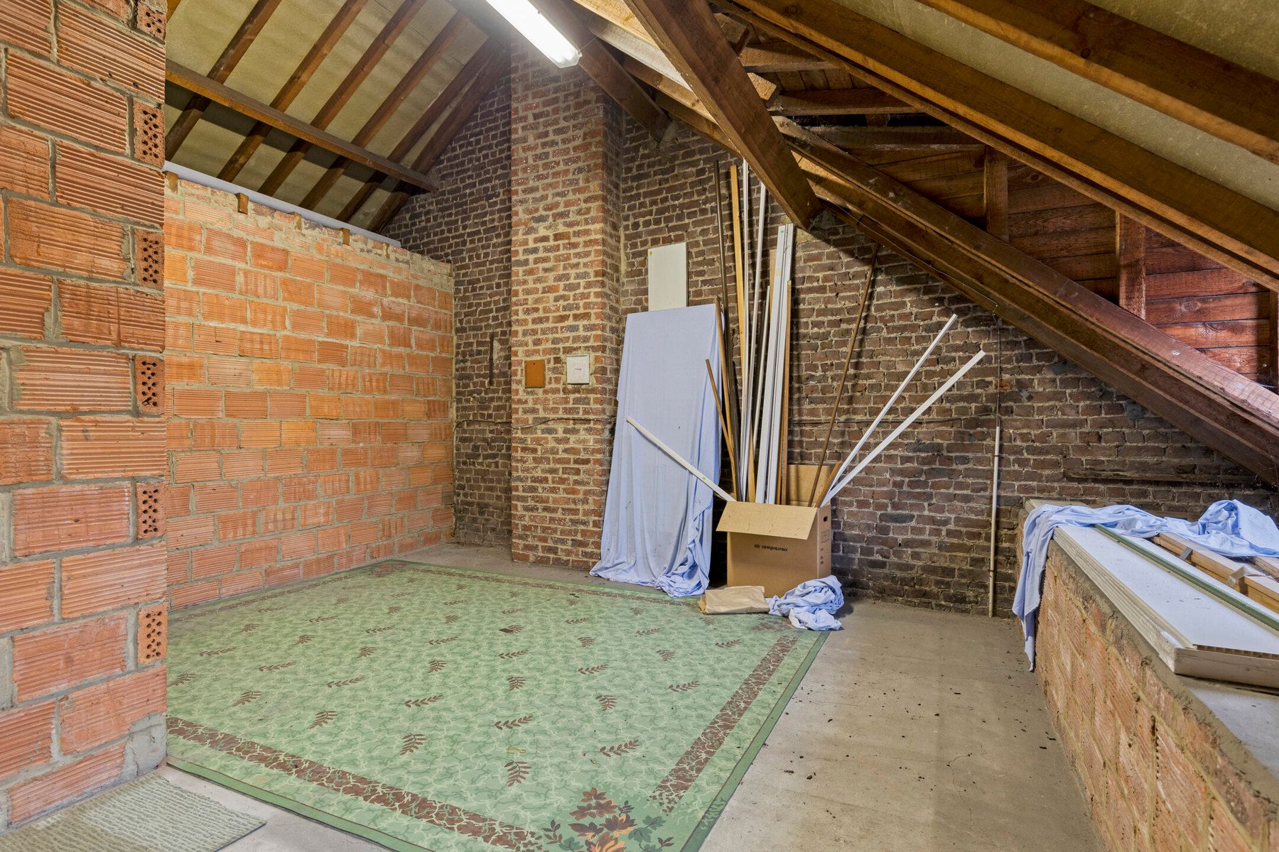 Bel-etage woning met enorm potentieel op 12a 38ca  foto 18