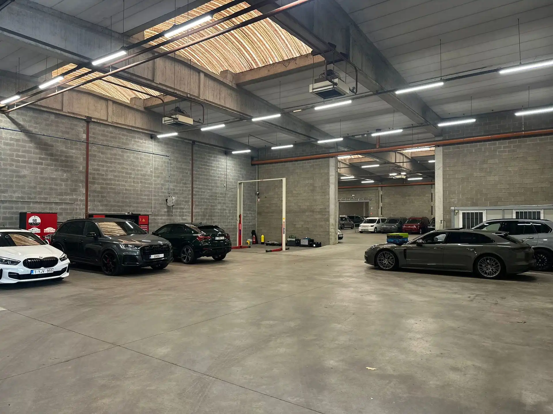 TE HUUR bedrijfssite langsheen E17  foto 7