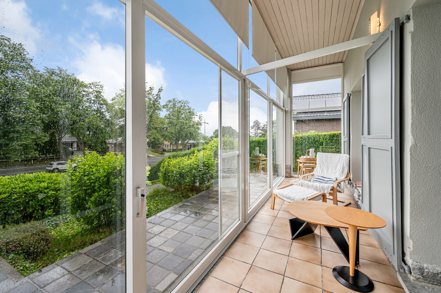 Instapklare en goed onderhouden villa met tuin en garage foto 12