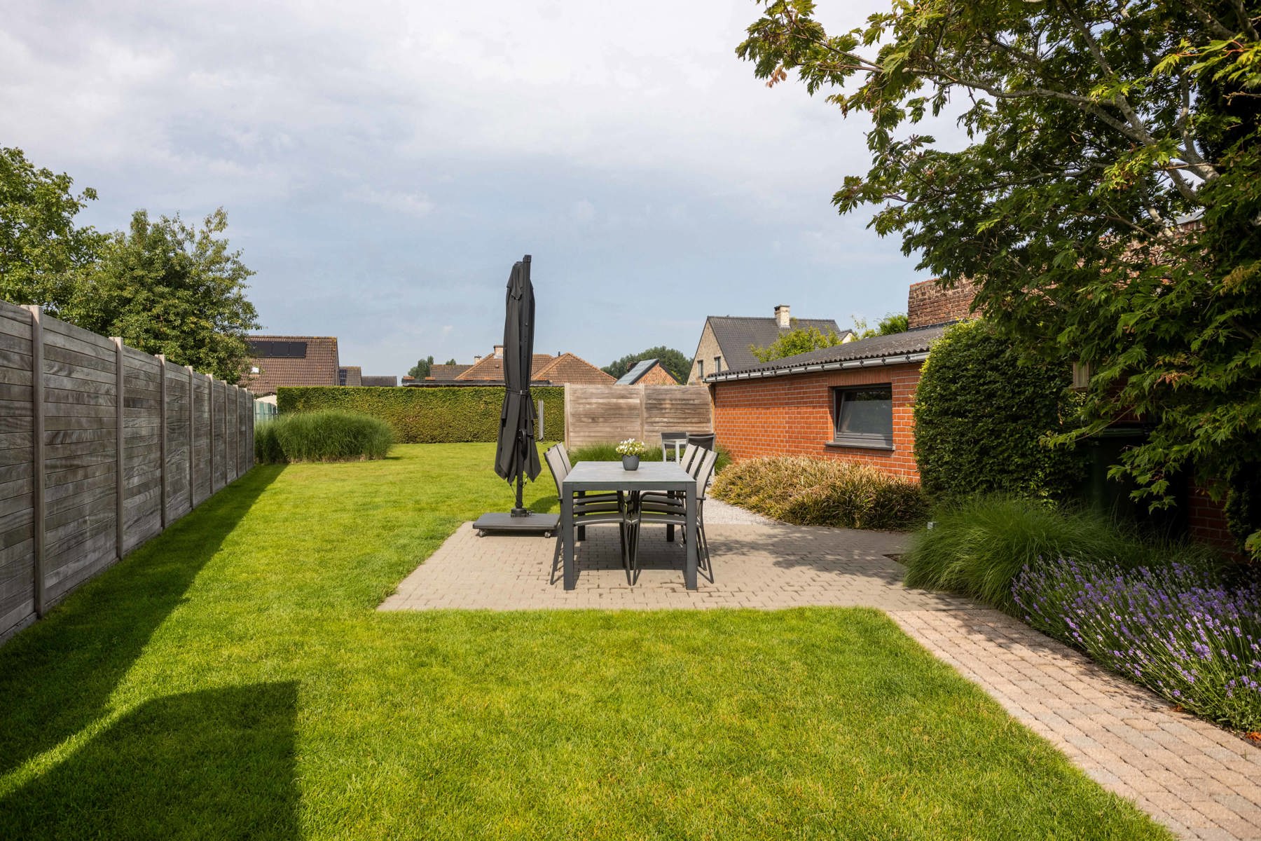 Ruime halfopen bebouwing met oprit en zonnige tuin in Outer foto 24