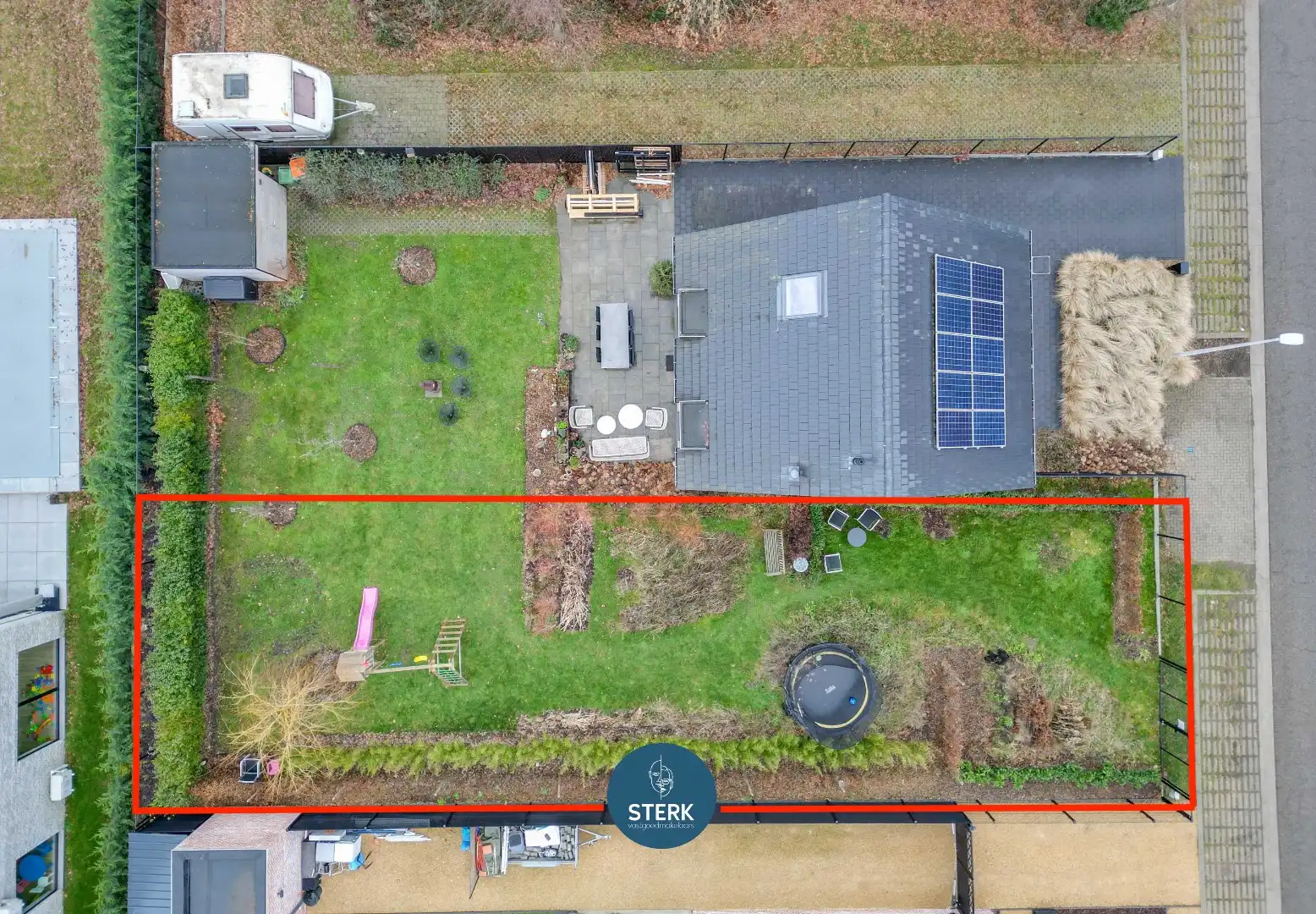 HALFOPEN BOUWGROND OP EEN KINDVRIENDELIJKE LOCATIE TE LANAKEN !  foto {{pictureIndex}}