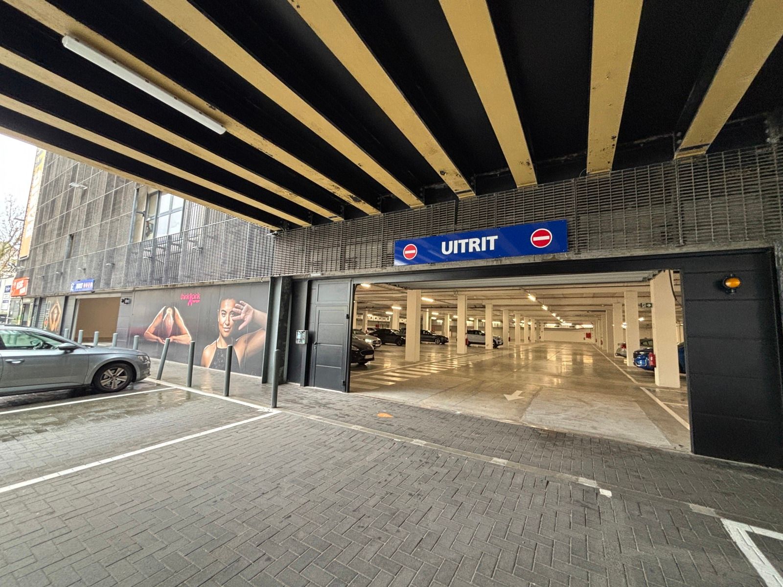 Handelspand 760 m² te huur in SeaRena Oostende foto 9