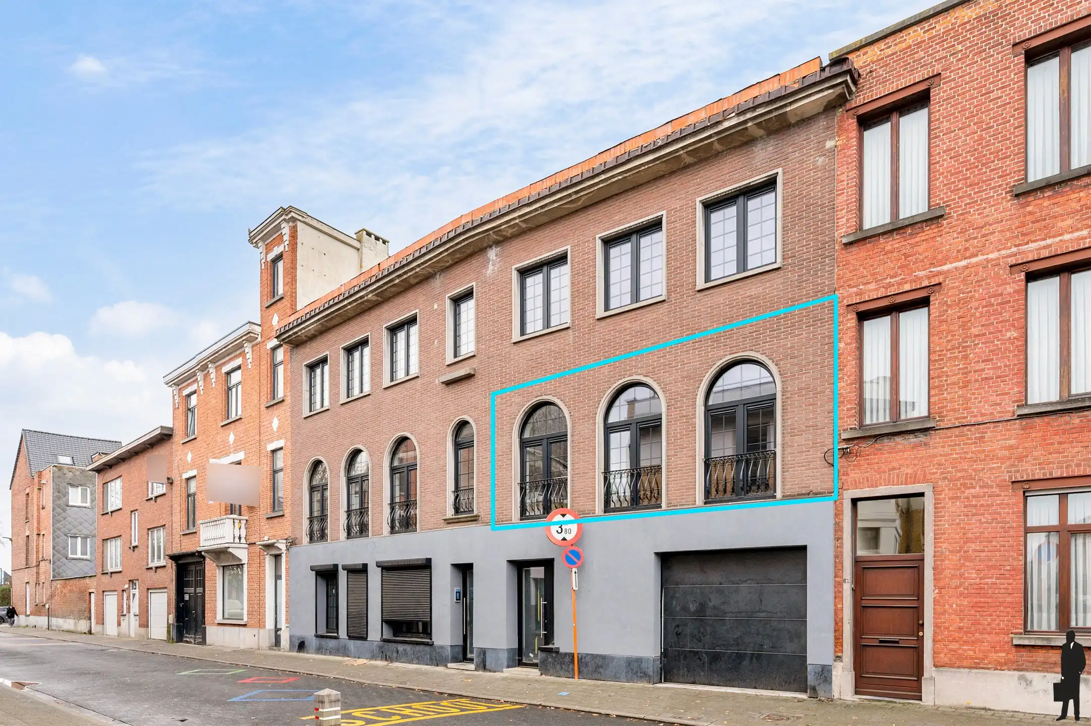 Prachtig gerenoveerd appartement (149 m²) met 2+ slk’s en zonnig terras nabij centrum Mechelen. foto {{pictureIndex}}