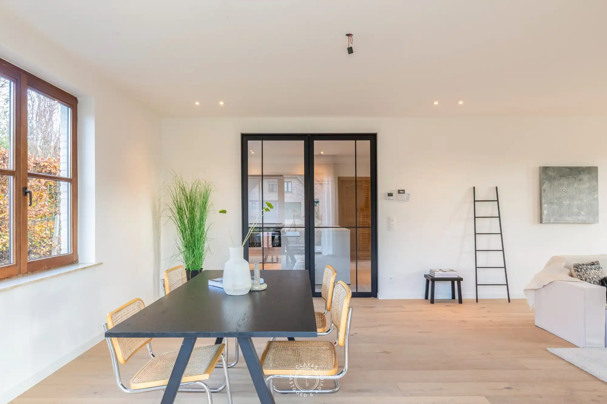 Prachtig gerenoveerde villa met westelijk georiënteerde tuin foto 15