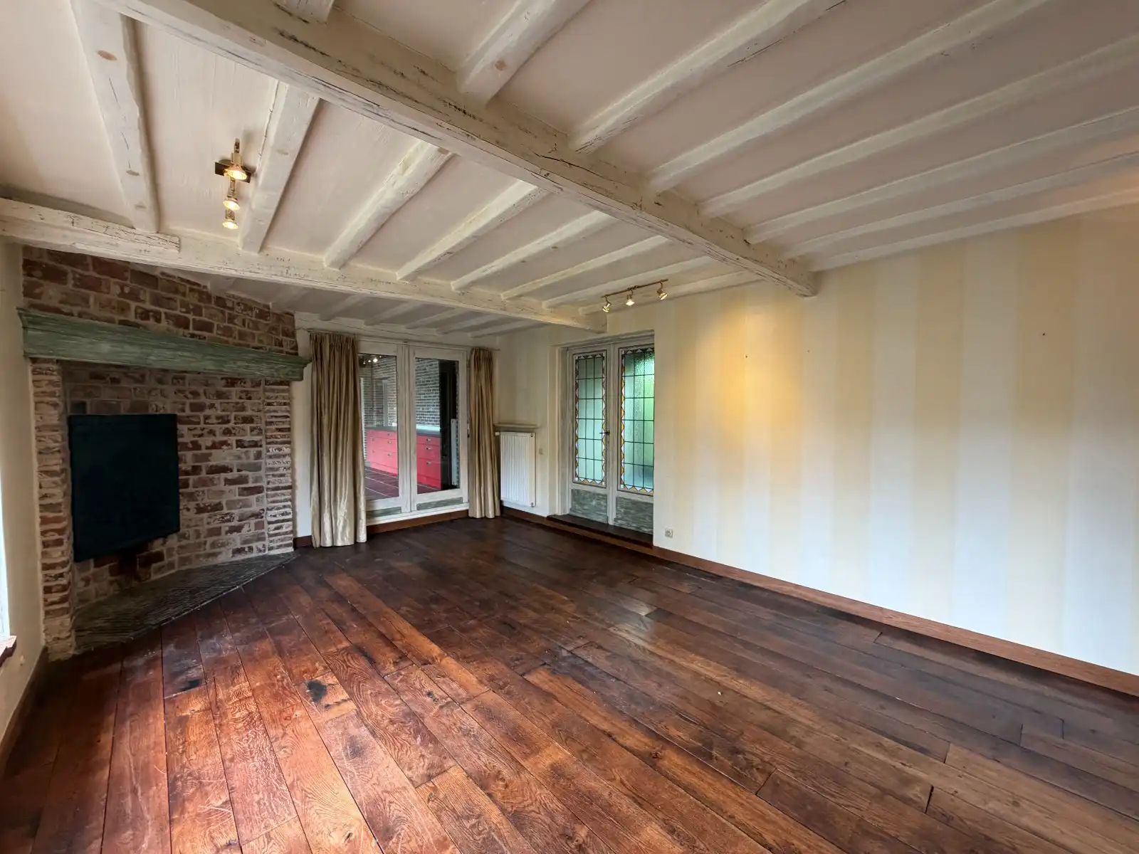 VEELZIJDIGE LANDELIJKE WONING OP 1.170 M² MET TAL VAN MOGELIJKHEDEN! foto 6