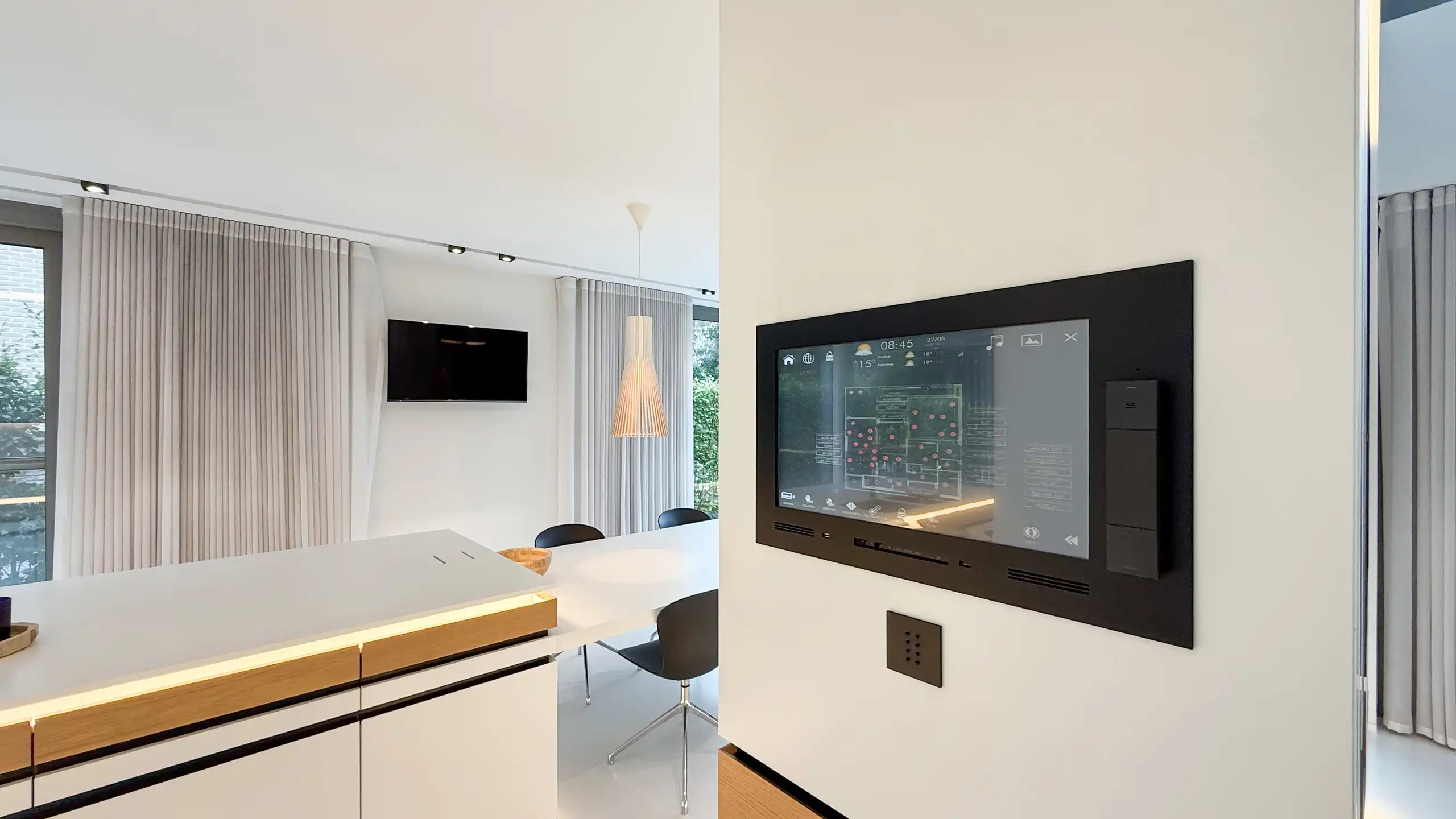 High-end instapklare woning met 4slpk, zwembad + terras! foto 11