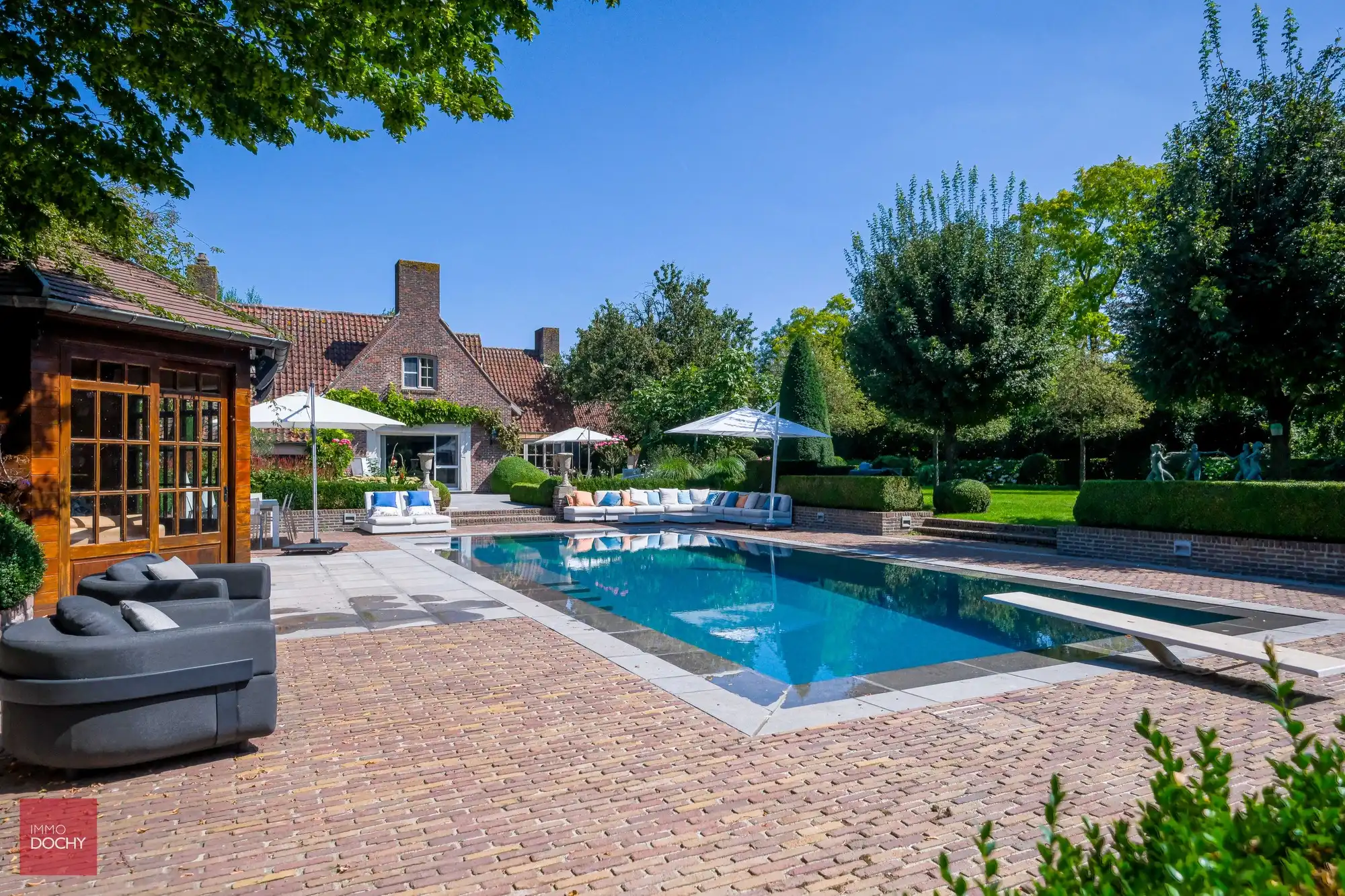 Ruim villa-landhuis met zwembad en poolhouse foto 6