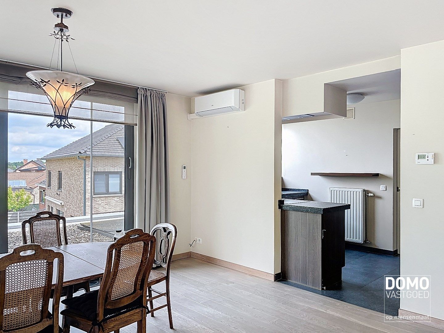 LICHTRIJK DUPLEXAPPARTEMENT MET ZUIDGERICHT TERRAS TE KERMT foto 5