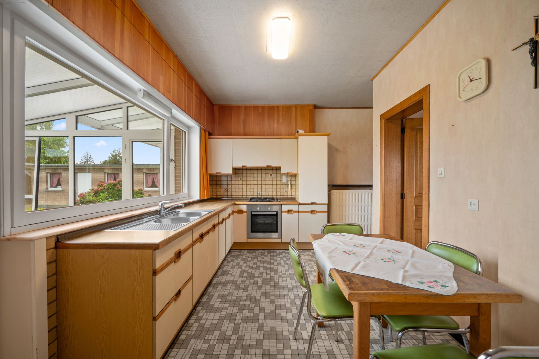 Ruime bungalow met prachtige tuin en talrijke mogelijkheden foto 8