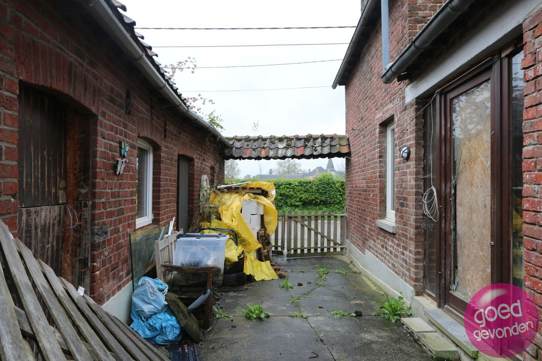 TE RENOVEREN WONING met STALHUIS - HOB - TUIN - TERRAS  foto 8