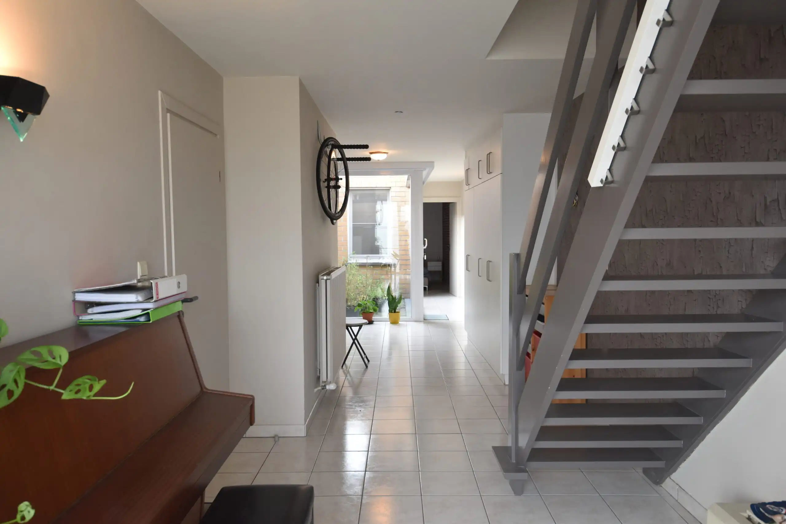 Gezellige woning met terras nabij het centrum van Nieuwkerken-Waas foto 2