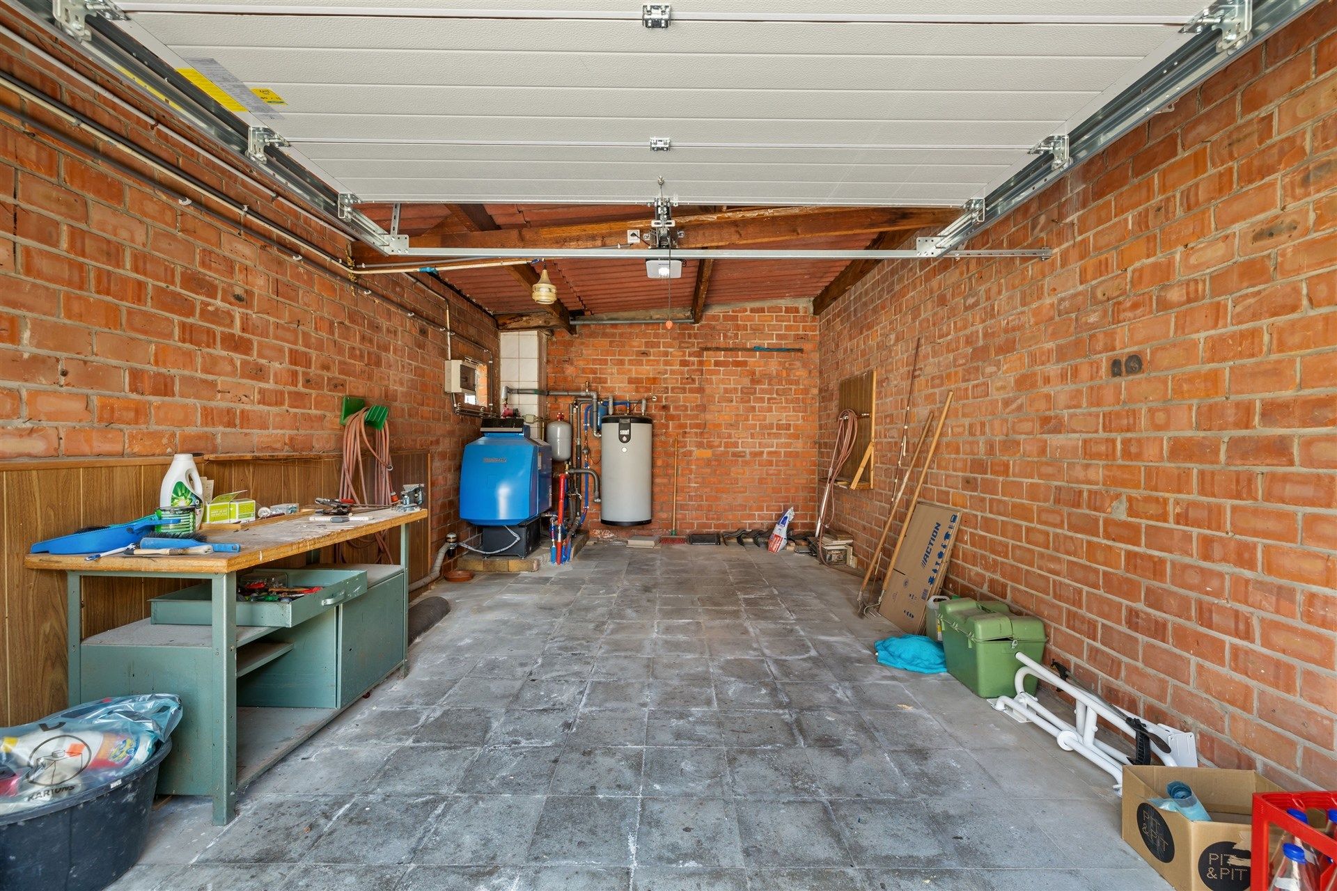 Uitstekend gelegen gezinswoning met losstaande garage en 3 slaapkamers (300m²) foto 21