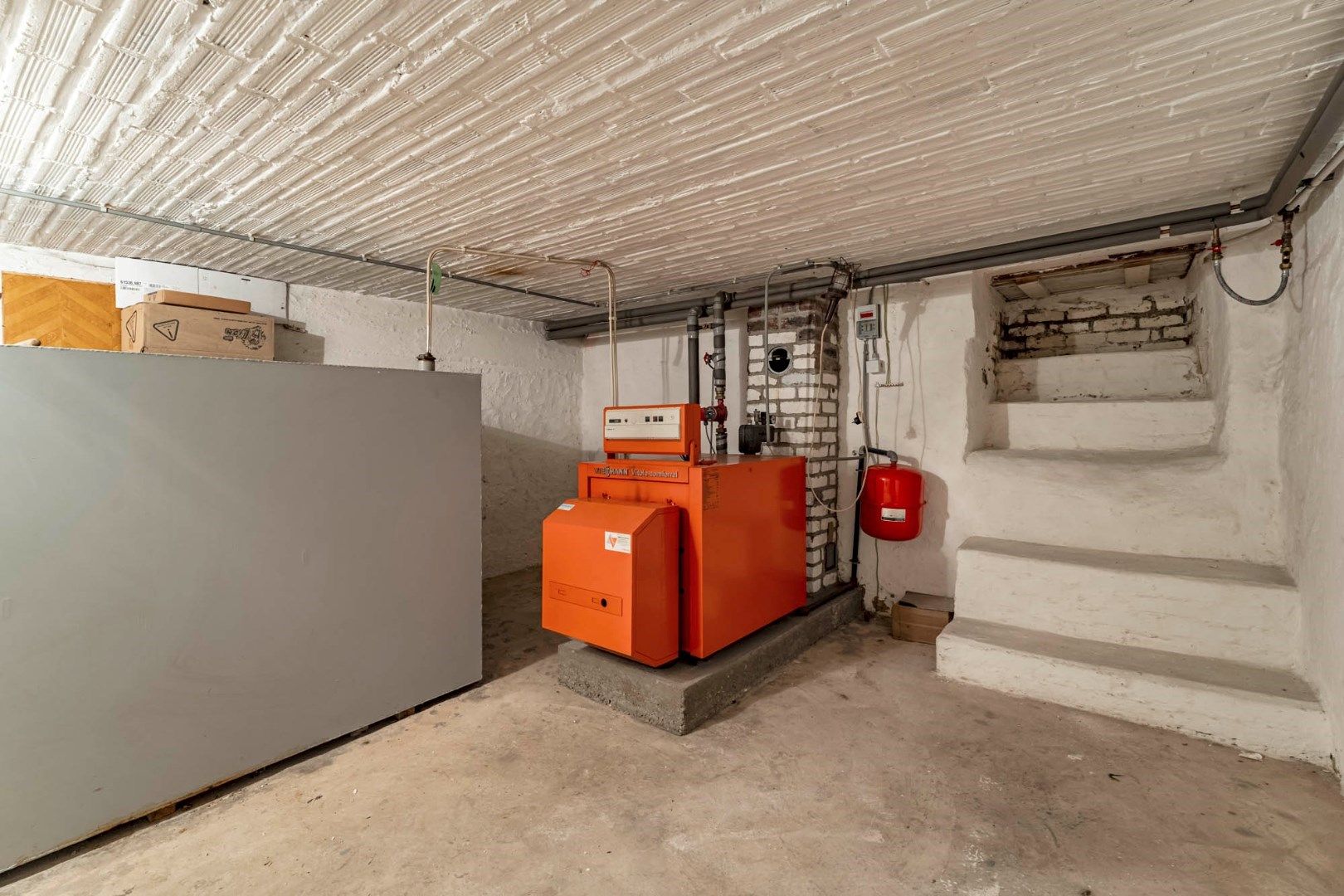 Te renoveren vrijstaande woning met zuidwest gerichte tuin en achterliggende weide op 16a 23ca foto 22