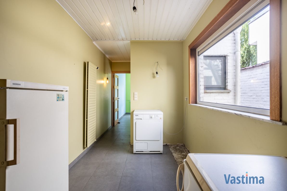 Solide rijwoning met garage en tuin in het hart van Aalst foto 7